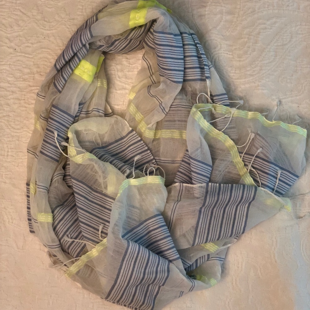 Loft scarf